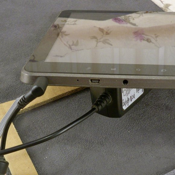 Nextbook Premium 8HD 2.81GB, *Wi-Fi, 8x6"in - *Padded Cover Red - Picture 4 of 8